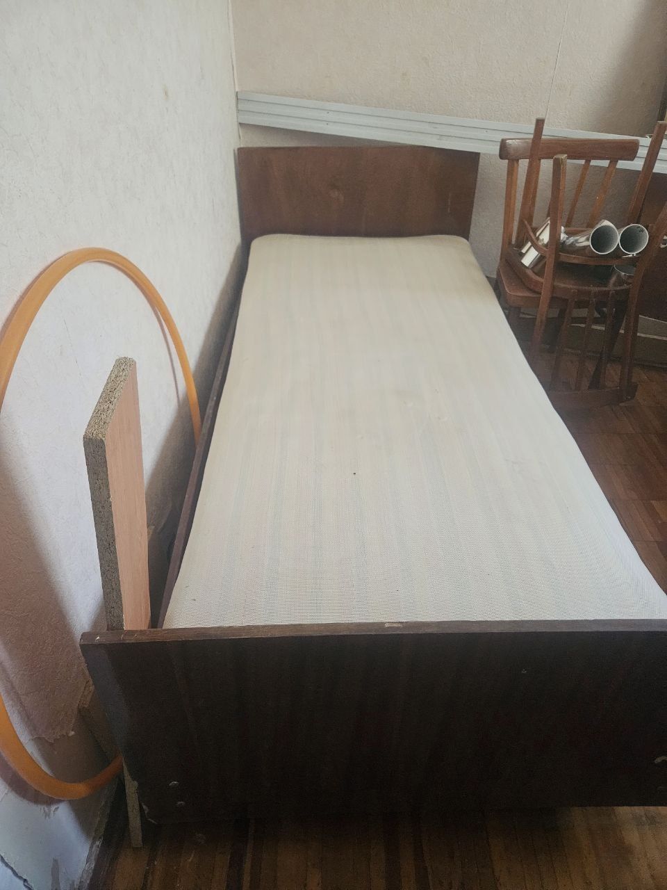 Мебель всё в одни руки срочно