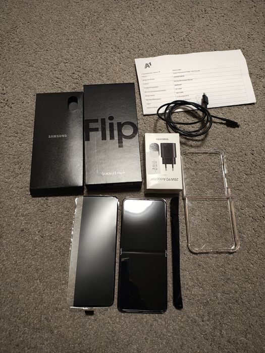 НОВ!!! Samsung Z flip 4