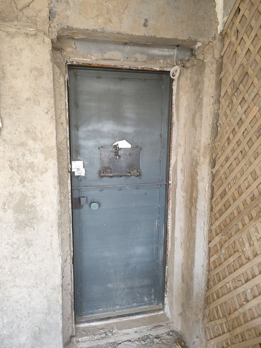 Продам дверь железную