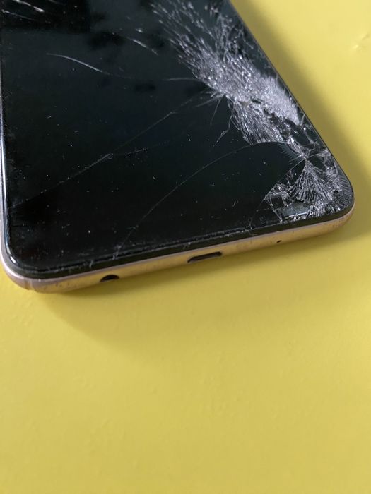Placa buna ecran defect