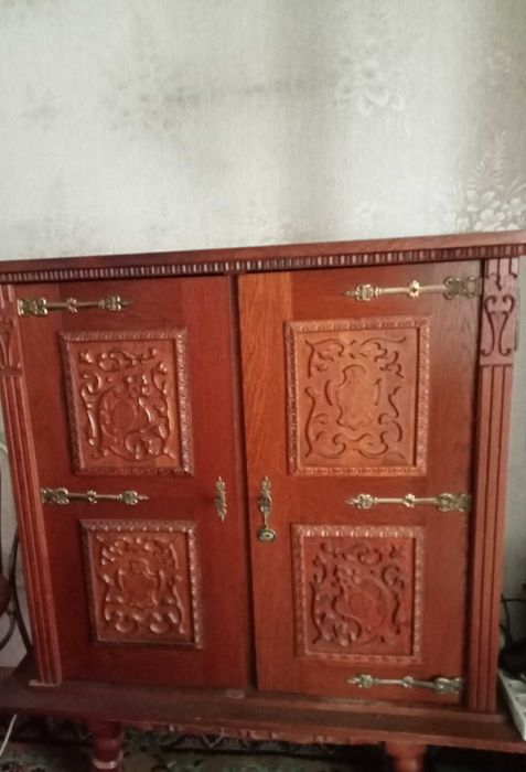 Vând corp de mobila veche