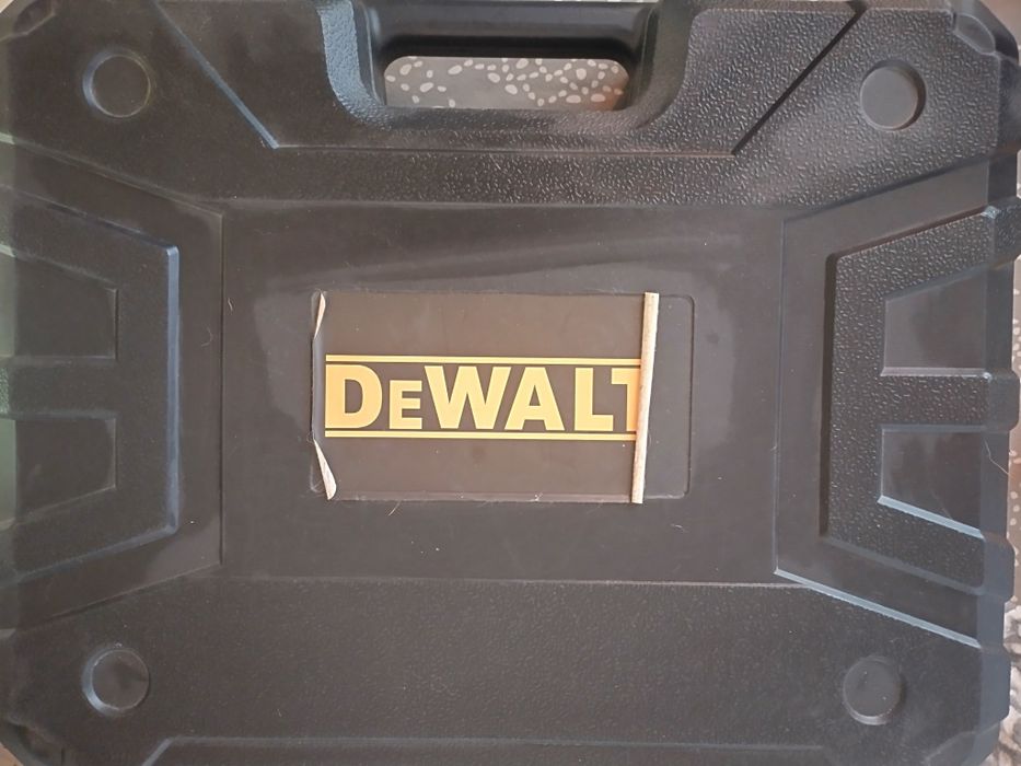 Винтоверт DeWalt