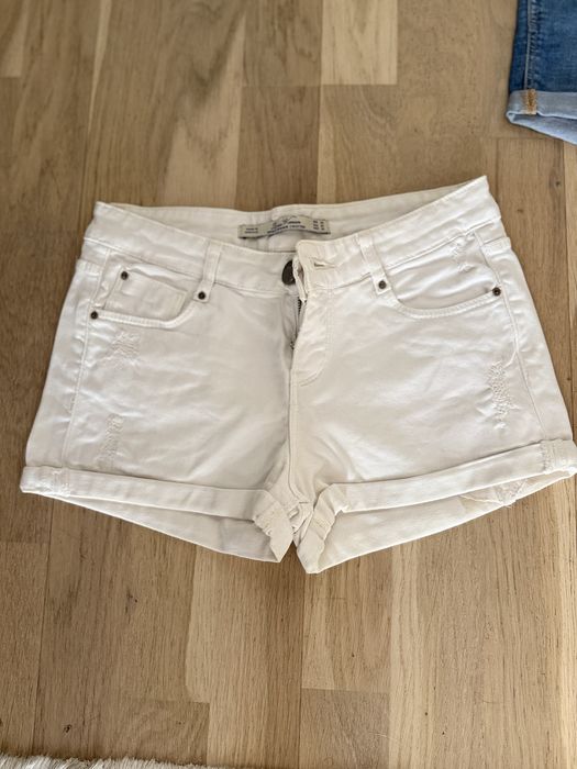 Pantaloni scurti Zara
