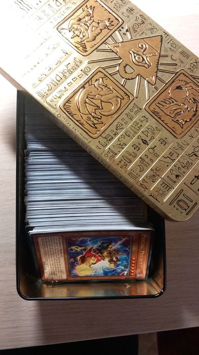 Бълк от Yu-Gi-Oh карти