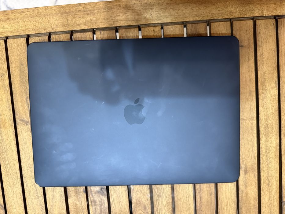 MacBook Air M1 (13-инчов) с ГАРАНЦИЯ