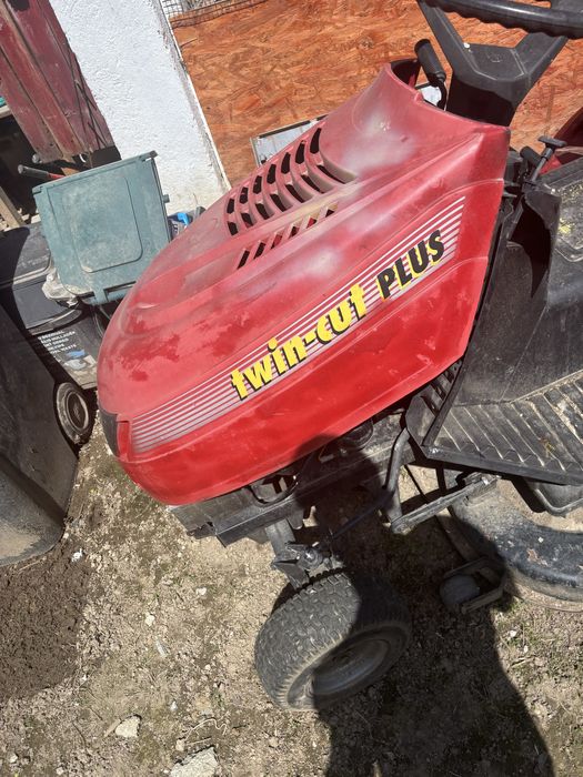 Vand tractoras gazon !!