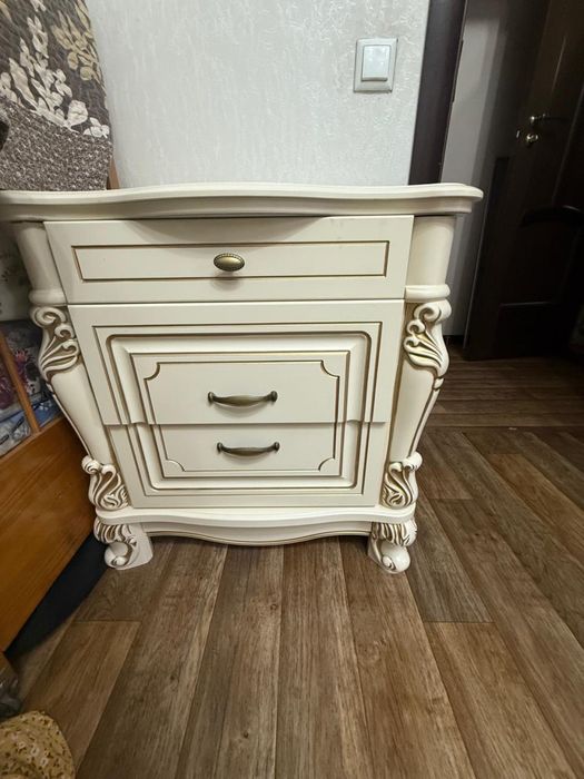 Мебель продаеться