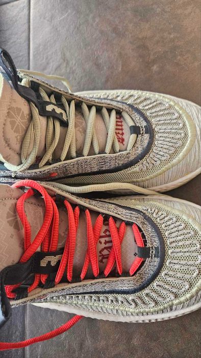 Маратонки Nike Cosmic Unity 3 номер 40.5