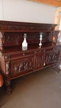 Mobilier in stil antic Italian