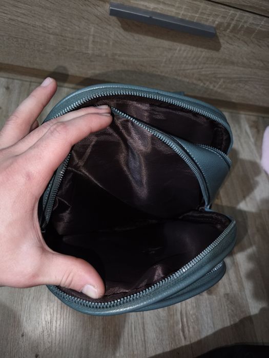 Дамска кожена раница