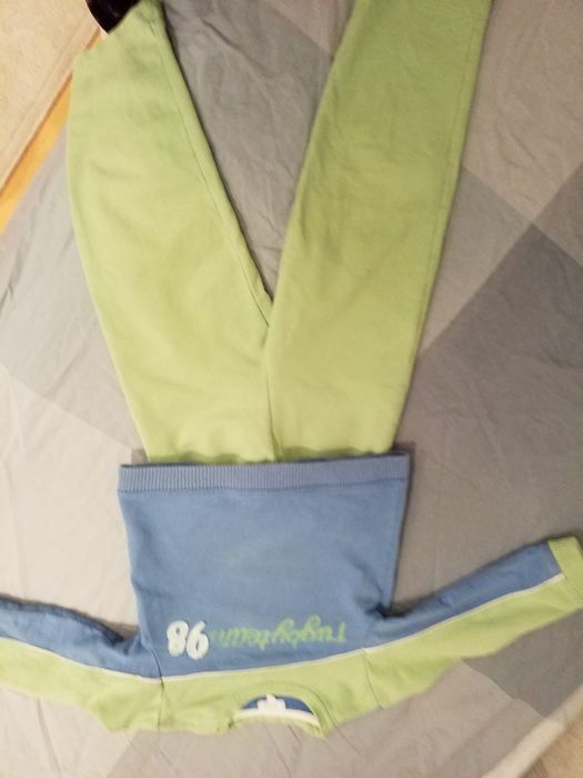 Trening bumbac 100% cu 2 pantaloni. Mărime 3 ani.
