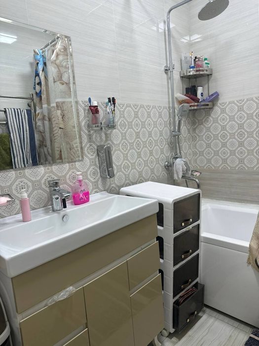 105000у.е Тинчлик метро 4 комнатные 96м2