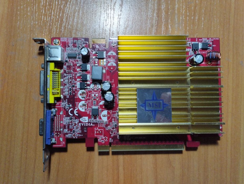 Видиокарта MSI GeForce 7600 GT