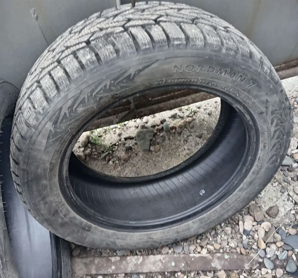 Nokian. R17/215/55 normand