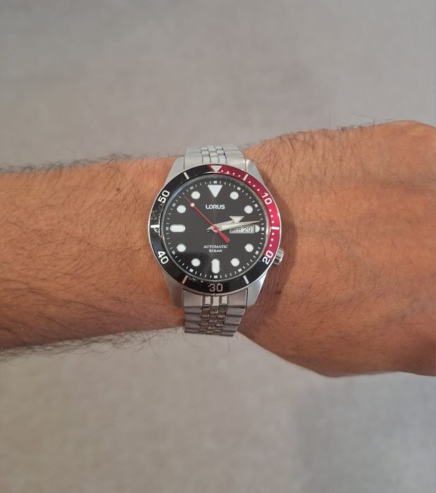 Vând ceas bărbătesc, automatic, marca Lorus