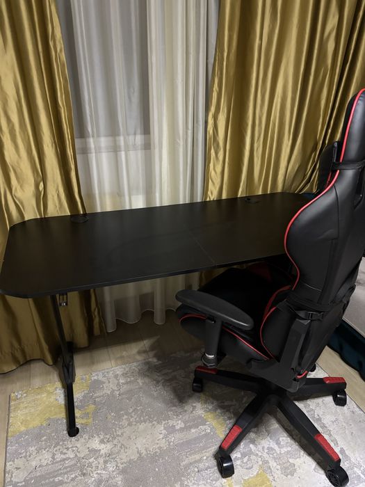Birou si scaun gaming