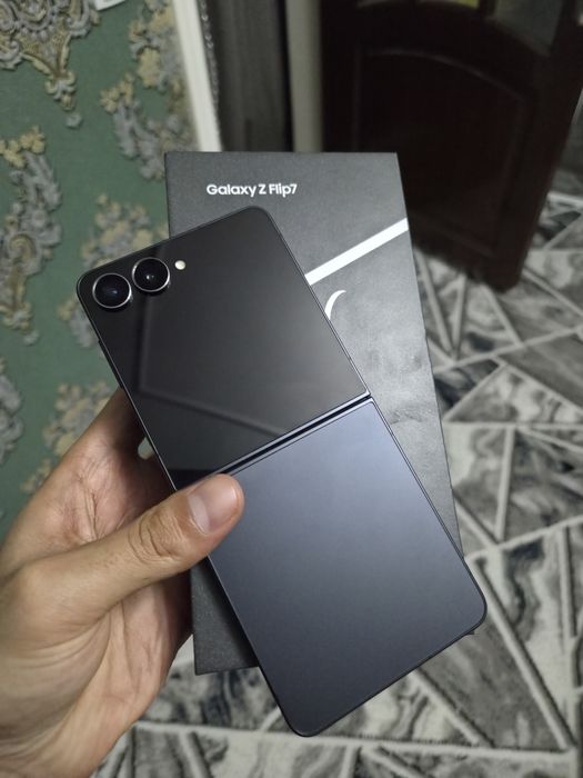 Samsung Z Flip 7 256GB 12GB ozu