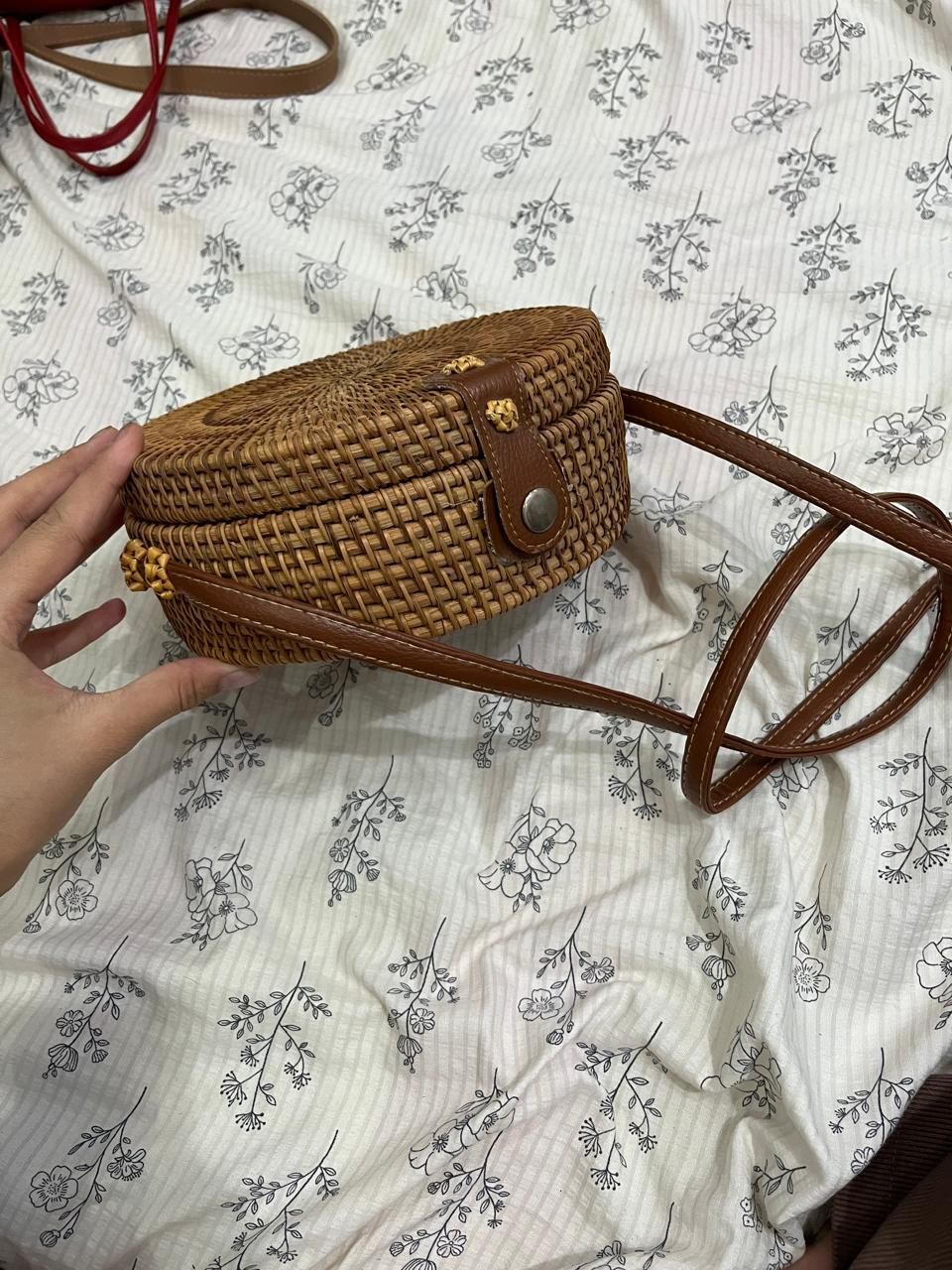 Срочно продам сумку из ротанга