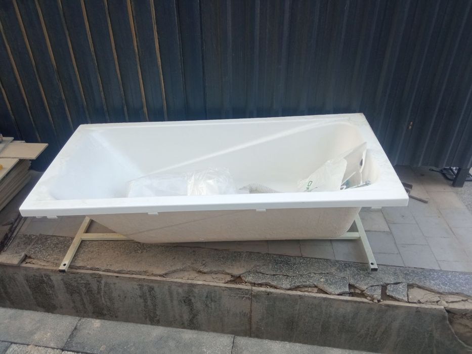 Срочно продается ванна акриловая