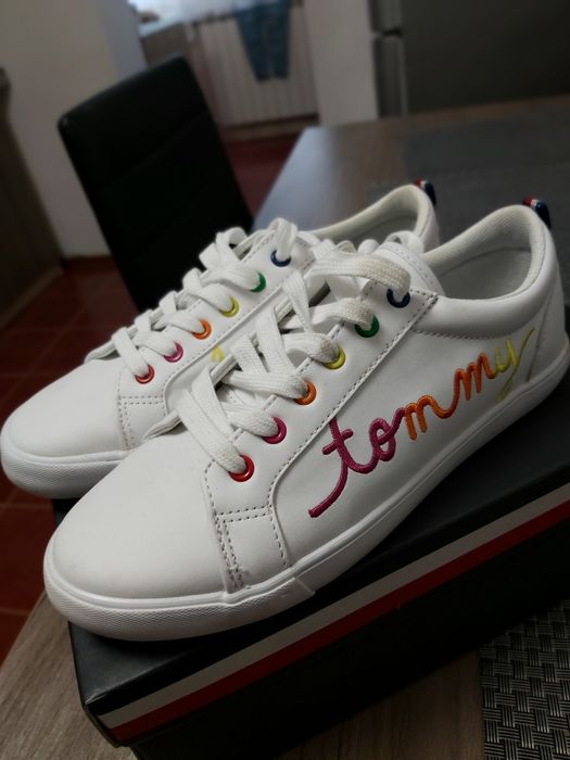 Tenisi Tommy Hilfiger