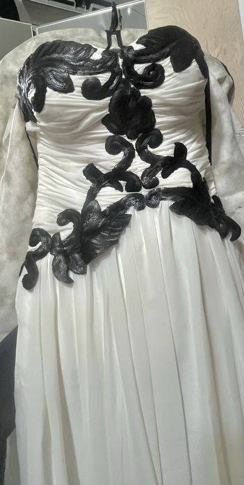 Рокля за бал на Стоян Радичев