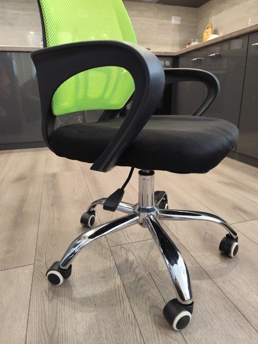 Въртящ стол 60лв