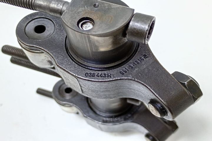 Rampa culbutori 038443H Volkswagen VW Passat B5.5 (facelift) seria