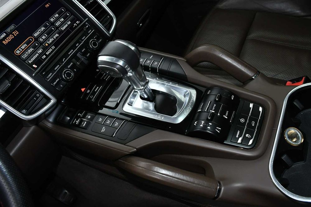 Porsche Cayenne 2012/Alb
