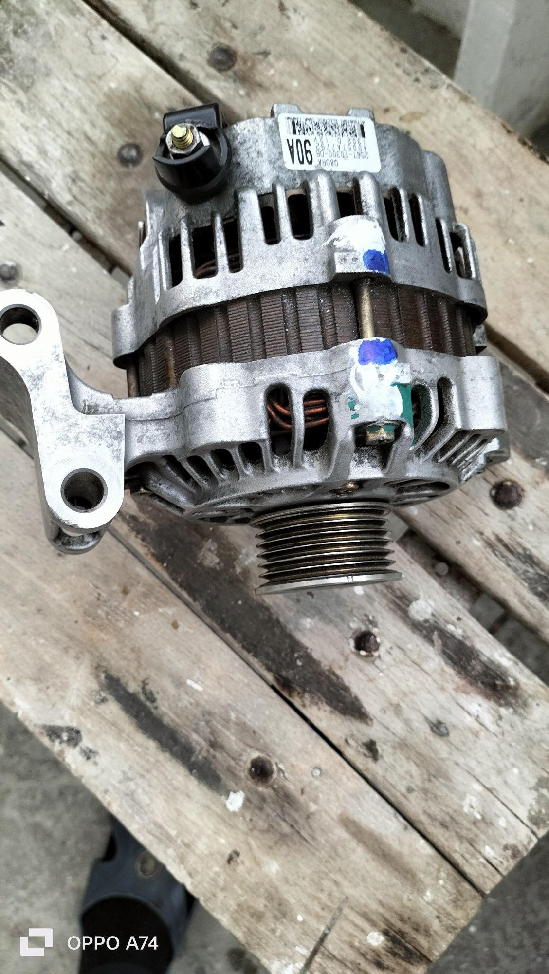 Vând alternator Ford fiesta 5din 2004 original.