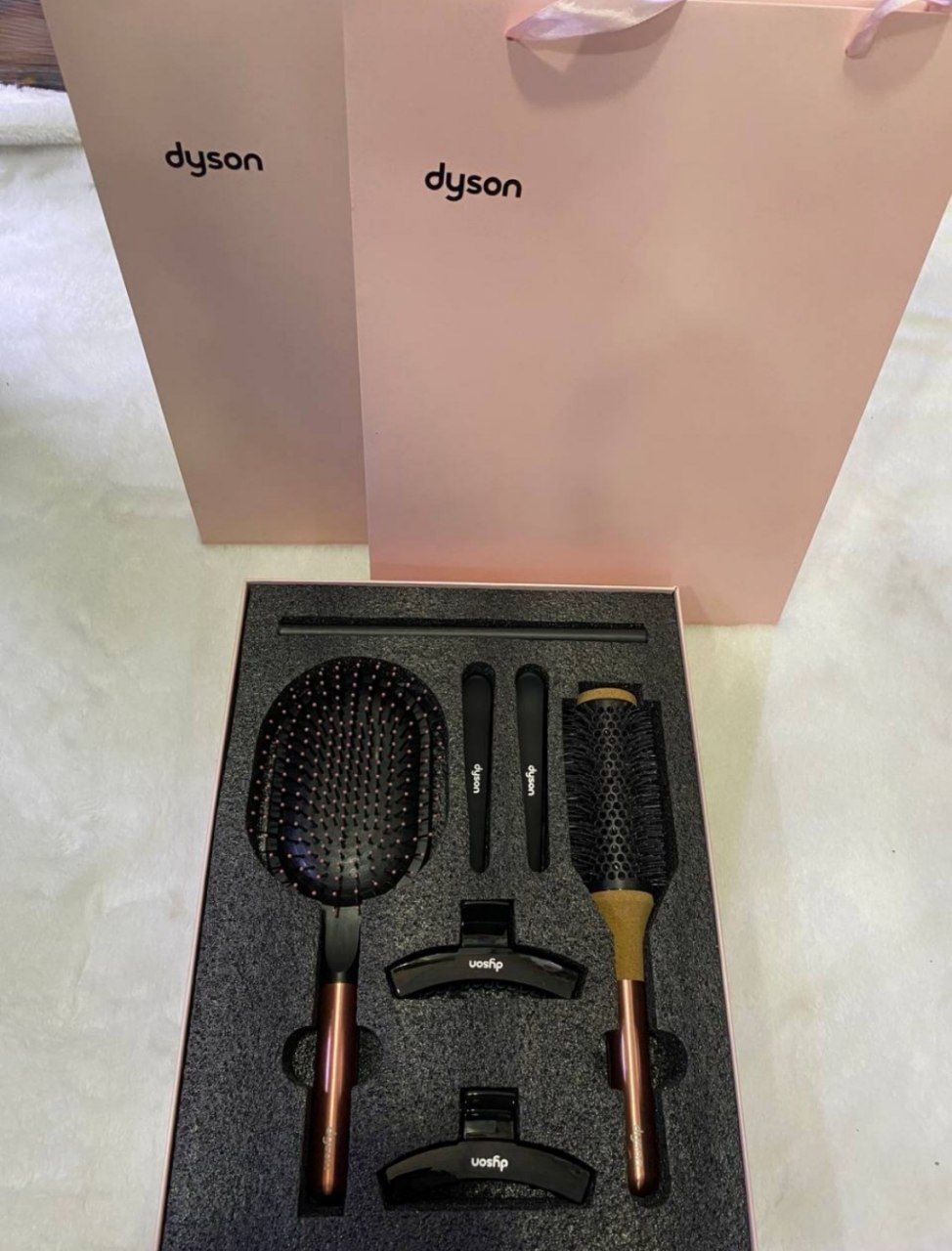 Подарочный Набор Расчесок Dyson 7 в 1