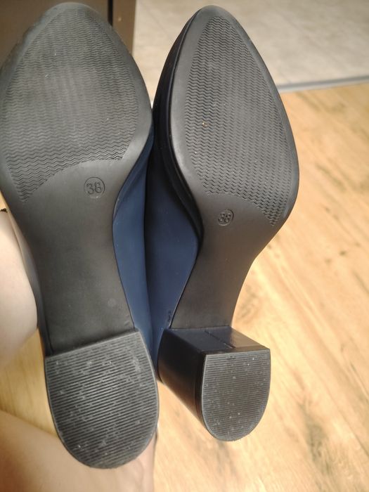 Тъмносини обувки 38 номер