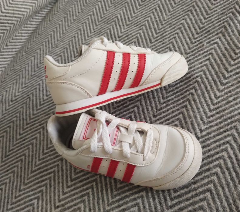 Adidas кожени маратонки номер 25