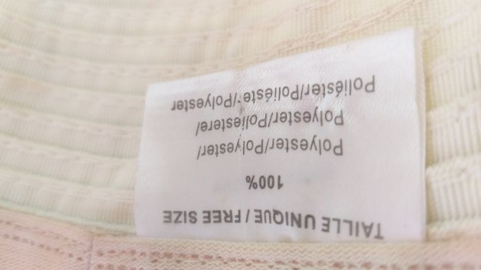 Palărie de soare albă cu fundă