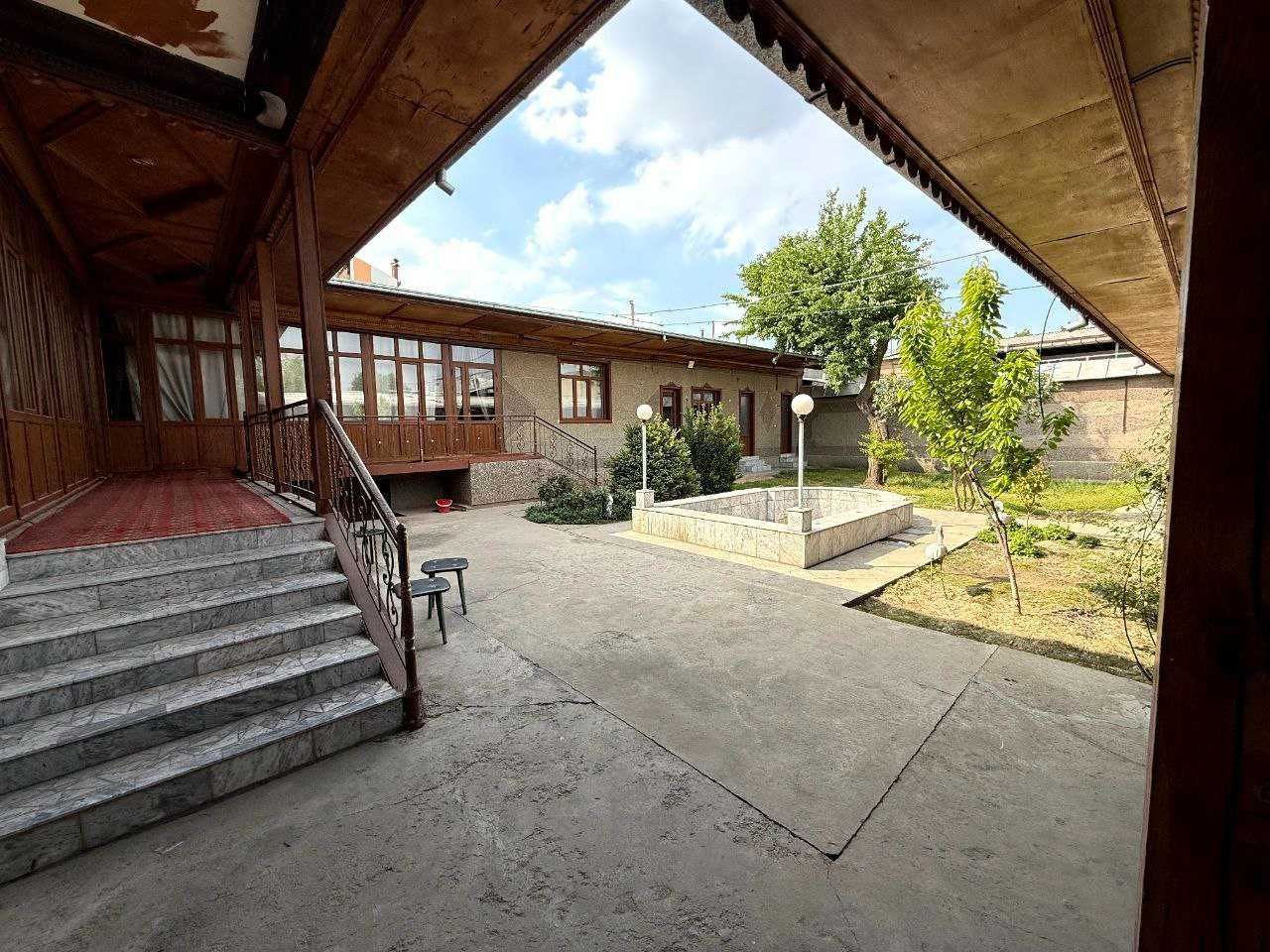 Урикзар, 6-соток, 20м. фасад, 192 000$