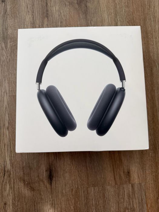 Airpods Max with smart case