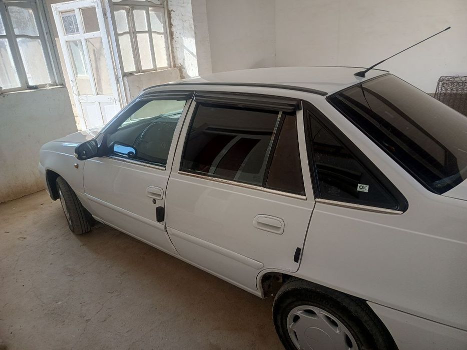 Nexia 2 xolati yaxshi yurib turgan moshina