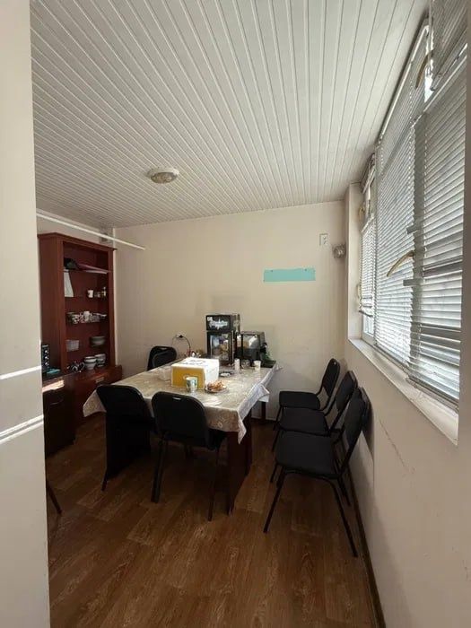 Метро Дружба народов 3 комнаты 80м² без мебели 200м от дороги