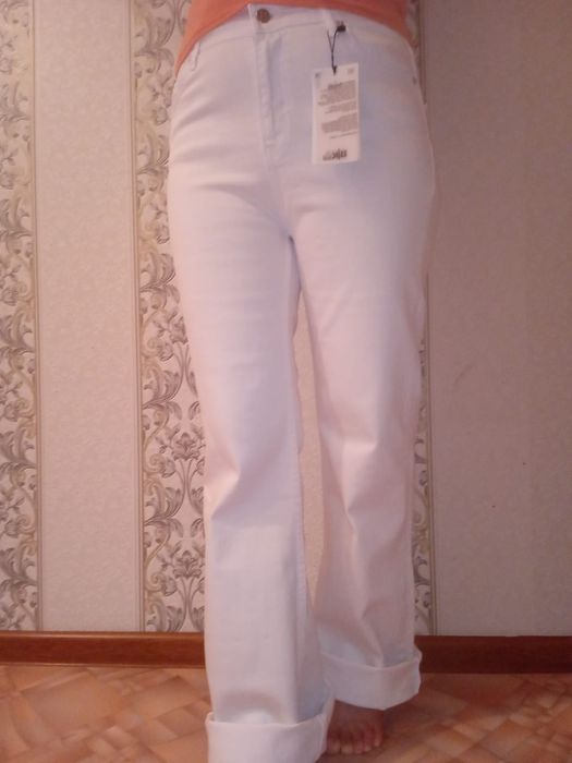 Джинсы белые хорошего качества