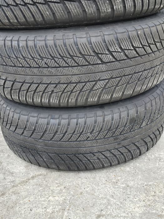 4 Броя 205/60/17 Bridgestone 2x7,5mm 2x5mm