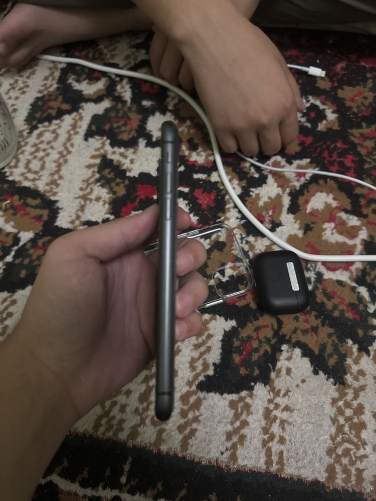 Iphone 11 sotiladi