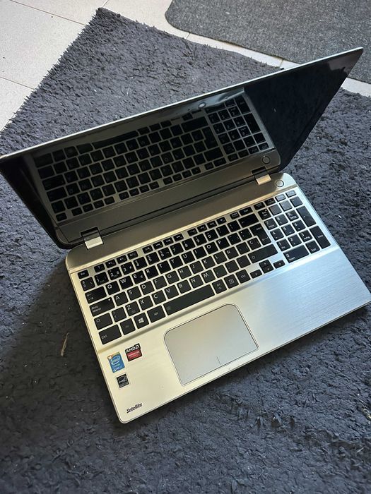 laptop toshiba P50, core i7, ram 12 gb, hdd 1 tb