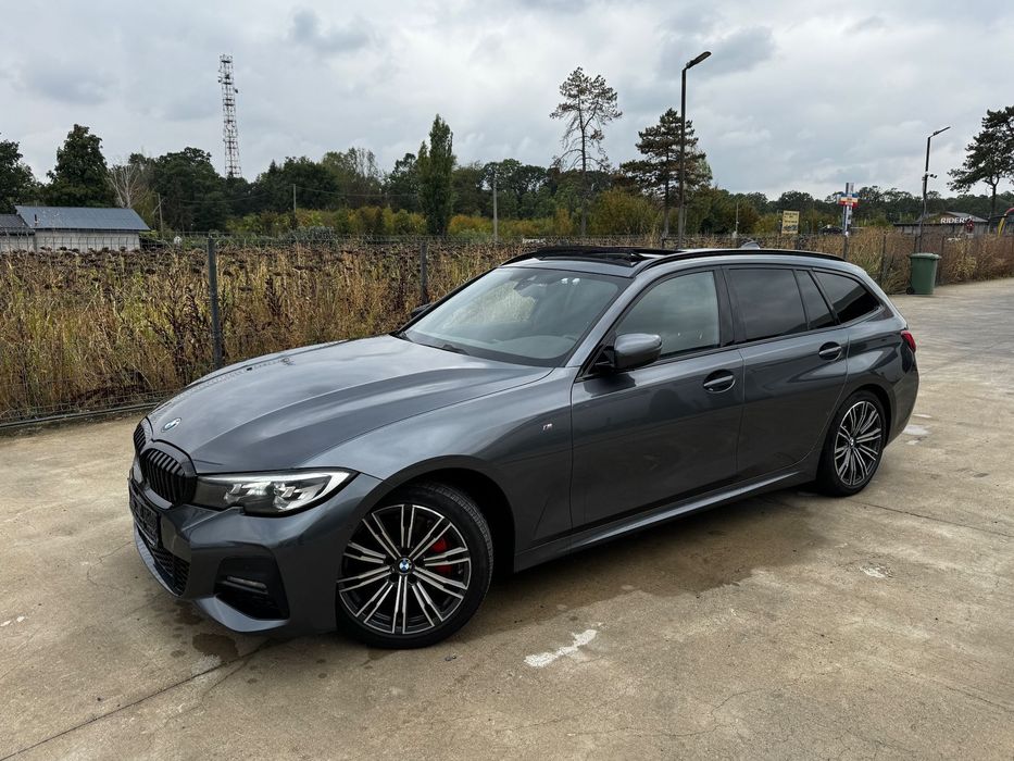 BMW Seria 3 Automat/ M paket/panorama/keyless/bord digital/navi mare