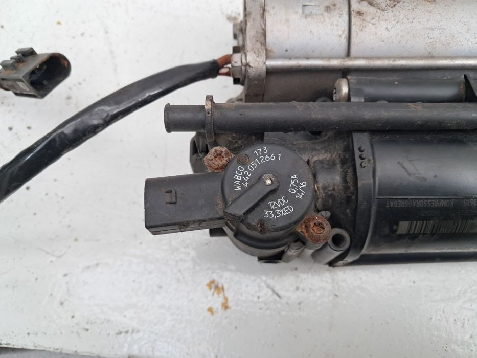 Компресор за въздушни възглавници мерцедес W212  Mercedes W211