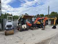 Inchiriez miniexcavator , Bobcat Cilindru Compactor