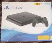 PS4 + 2 jocuri (fifa17 și unul cu mașini)
