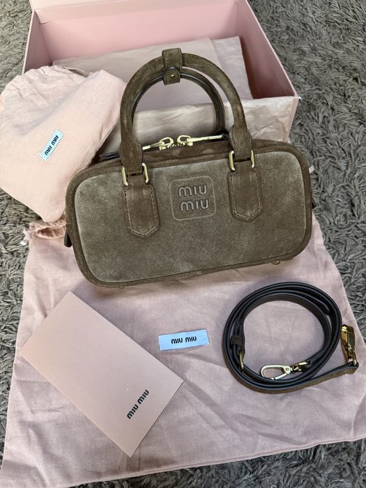 Велурена чанта Miu Miu