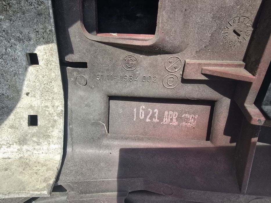 Бампер бмв е34 хорош сост