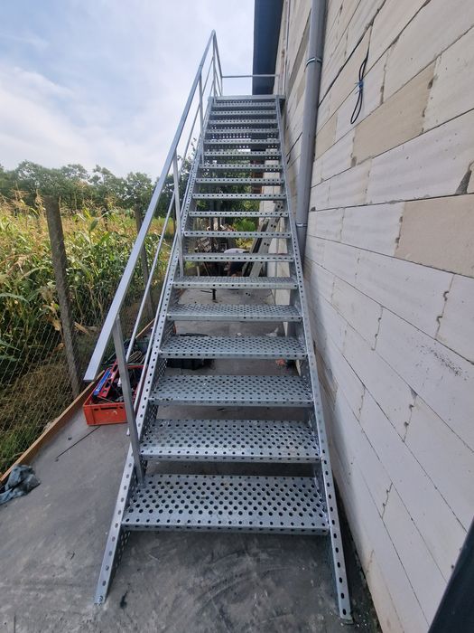 Scari metalice galvanizate