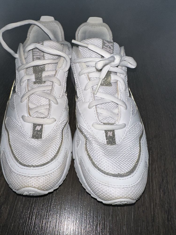 Adidasi New Balance