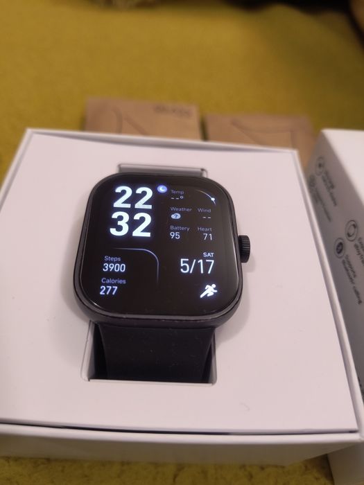 Смарт часовник Xiaomi Watch 4